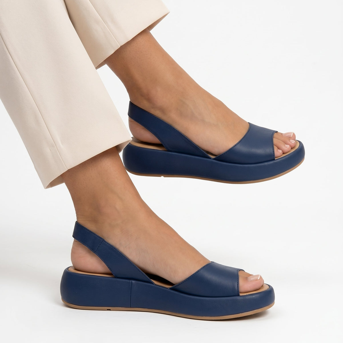 Cláudia - Anatomical Sole Flat Sandals